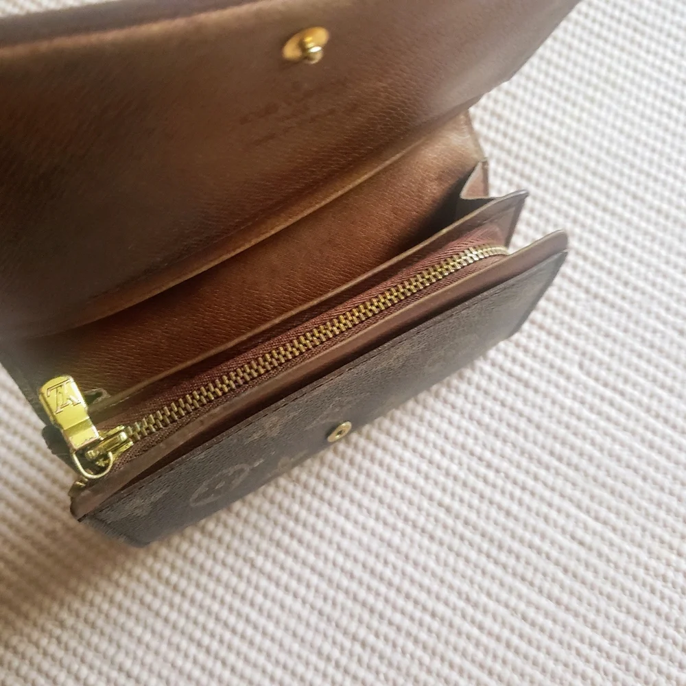Louis Vuitton Monogram Bifold Wallet with COA - Picture 5 of 16